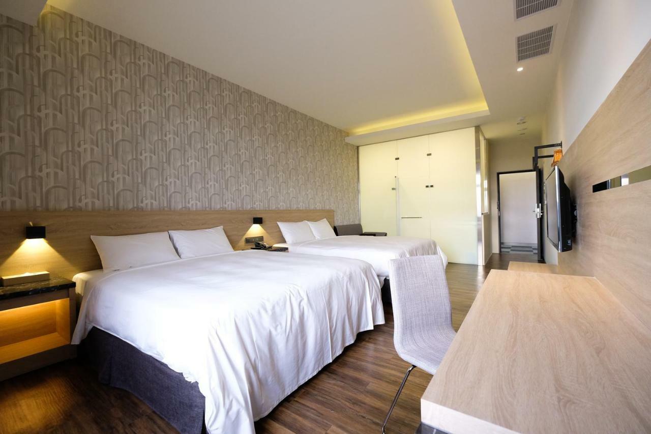 Yu Chun Hotel Taichung Extérieur photo
